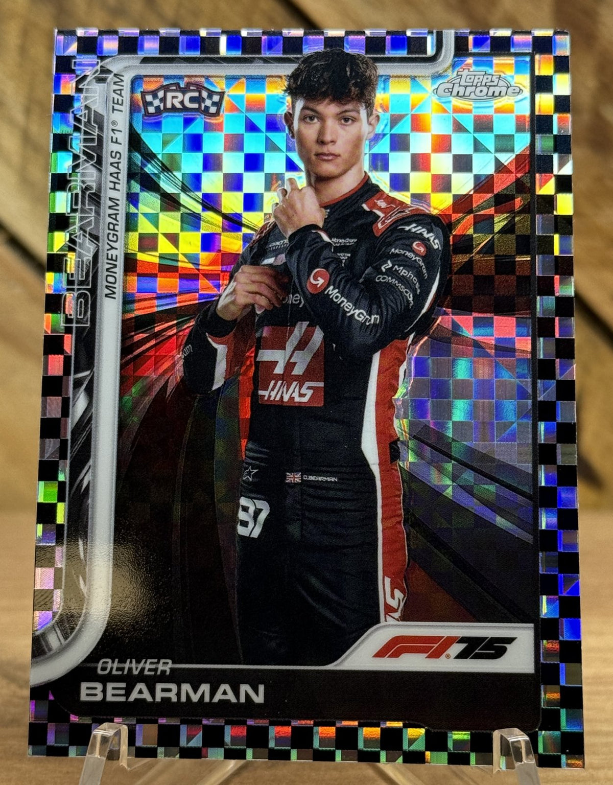 Oliver Bearman – Haas · 2025 Topps Chrome F1 #14 Rookie Checker Flag Refractor